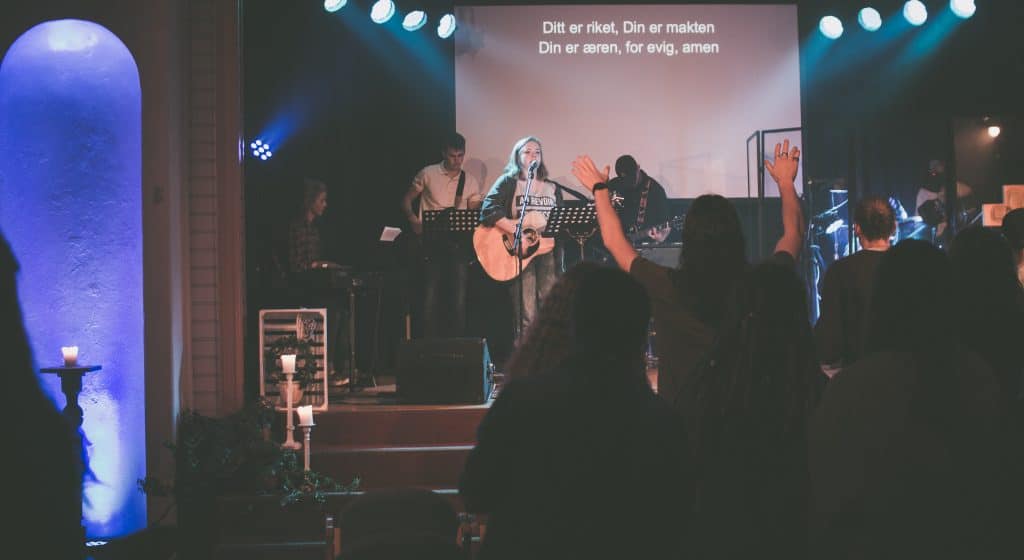 Lovsangsband spiller på FREAK